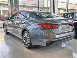 نيسان ألتيما